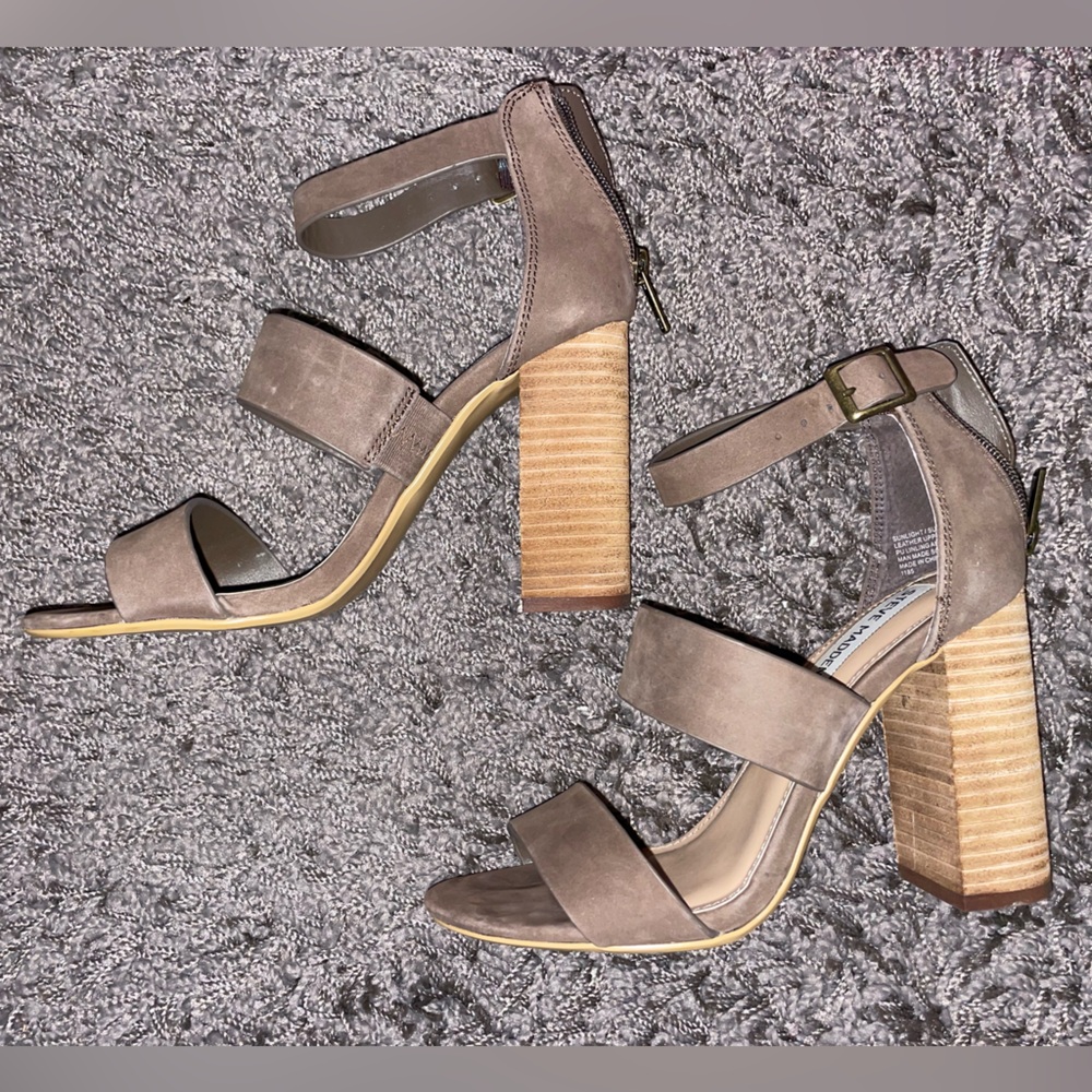 brown heels!